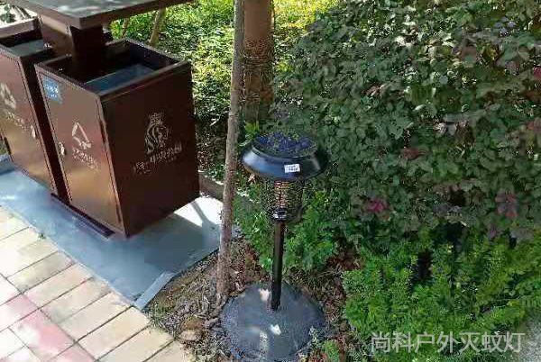 湖南常德保利中央公園太陽(yáng)能小區(qū)滅蚊燈案例